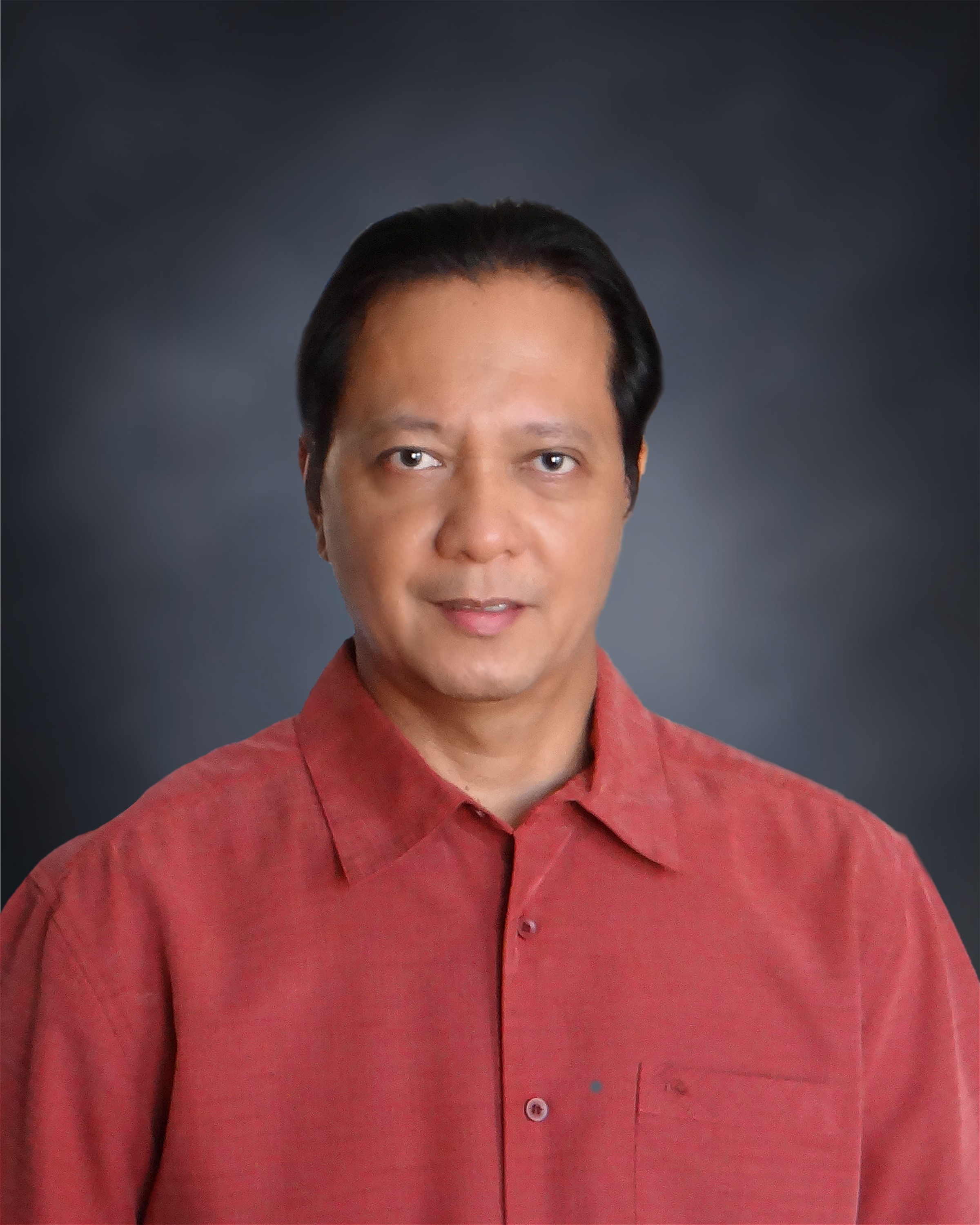 Loan Officer: Edward Valencia Headshot Photo