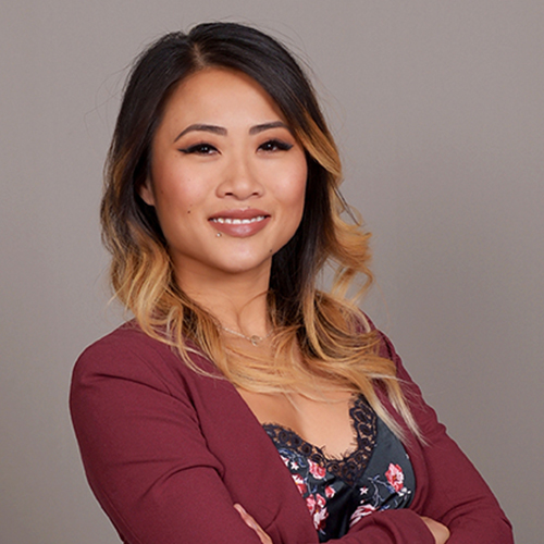 Loan Officer: Hien Le Headshot Photo