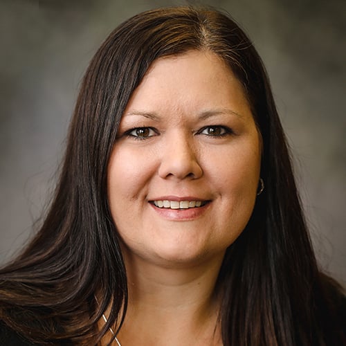 Loan Officer: Jennifer Urdiales Headshot Photo