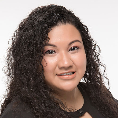 Loan Officer: Mildred Castro Headshot Photo