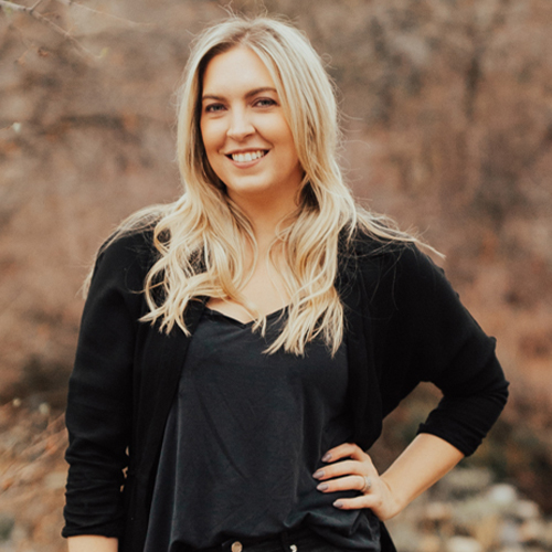 Loan Officer: Michelle Mannos Headshot Photo